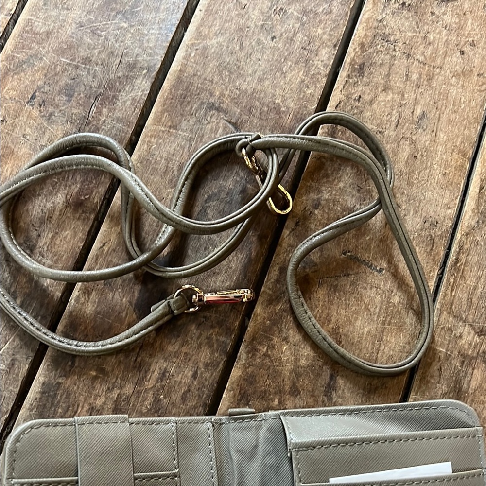 COCO & CARMEN Tan and Gold Wallet NWT - Picture 5 of 6